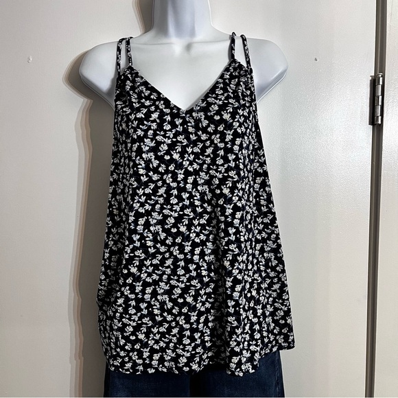 Kaileigh Knit Women’s Tank size Medium Stitch Fix - Picture 2 of 7